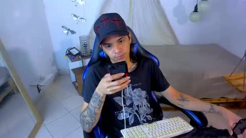 Snapshot of brand_hades chatting on April 2026 12:54:02 AM B R A N D online show from April 2026 12:54:02 AM