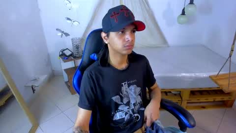 Snapshot of brand_hades chatting on April 2026 02:47:02 AM B R A N D online show from April 2026 02:47:02 AM