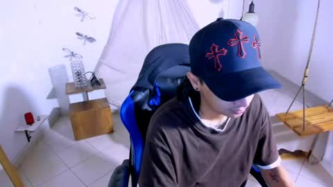 Snapshot of brand_hades chatting on May 2026 02:31:01 AM B R A N D online show from May 2026 02:31:01 AM