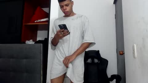 Snapshot of brandonstond chatting on October 2025 03:22:02 PM Brandon online show from October 2025 03:22:02 PM