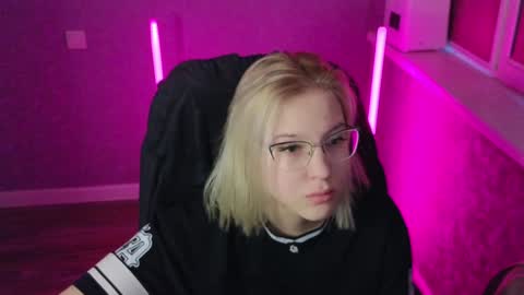 Belle  online show from January 2025 02:44:02 AM