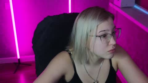 Belle  online show from February 2025 02:47:02 AM