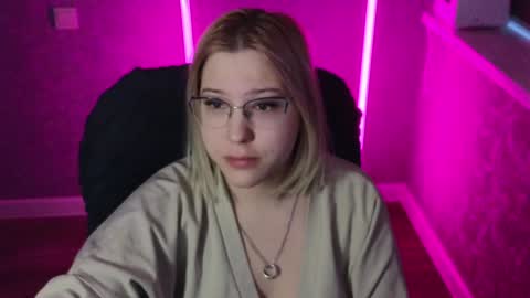 Belle  online show from February 2025 02:15:01 AM