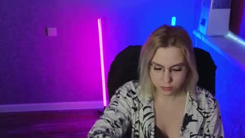 Belle  online show from February 2025 02:56:02 AM