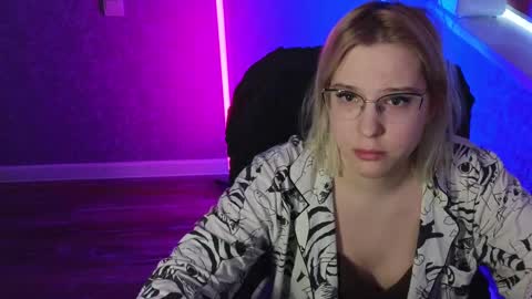 Belle  online show from February 2025 05:58:01 AM