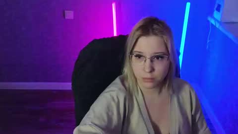 Belle  online show from February 2025 06:09:02 AM