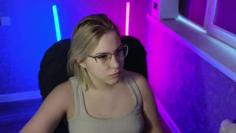 Belle  online show from February 2025 02:42:02 AM