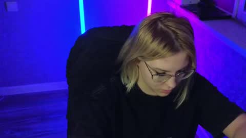 Belle  online show from February 2025 12:05:02 AM