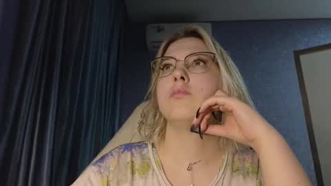 Belle  online show from November 2025 12:25:01 PM