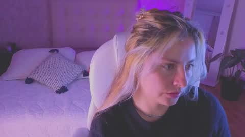 BRANDY  online show from September 2025 12:18:02 PM