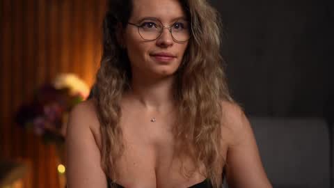 Alex online show from December 2024 04:51:02 AM