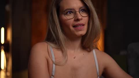 Alex online show from February 2025 04:58:01 AM