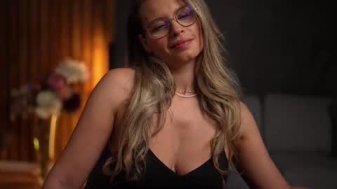 Alex online show from October 2025 04:13:02 AM