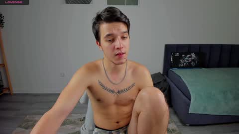 Snapshot of bravo_maestro chatting on December 2024 09:09:01 PM Johny Bravo online show from December 2024 09:09:01 PM