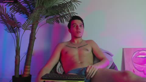 Snapshot of bravo_maestro chatting on December 2024 08:10:02 PM Johny Bravo online show from December 2024 08:10:02 PM