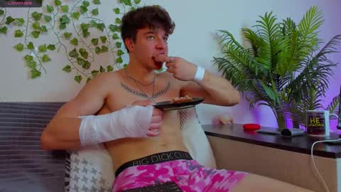 Snapshot of bravo_maestro chatting on October 2025 01:07:01 PM Johny Bravo online show from October 2025 01:07:01 PM