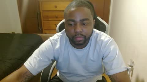 Snapshot of breadw1nnah chatting on November 2025 06:05:02 AM Breadw1nnah online show from November 2025 06:05:02 AM