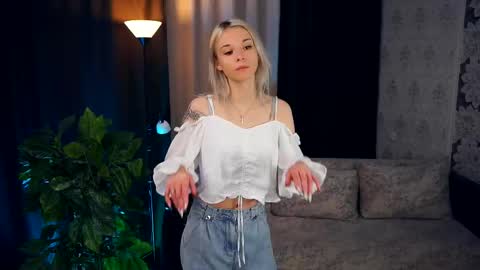 Mia Bunyard online show from February 2025 11:05:01 PM