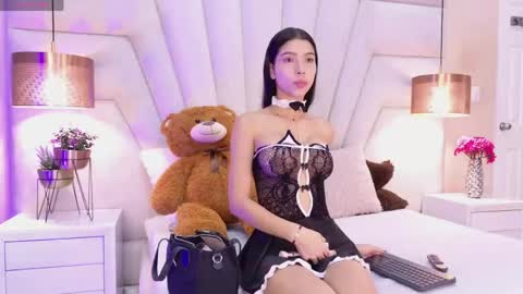 Bree  online show from April 2026 01:48:02 PM