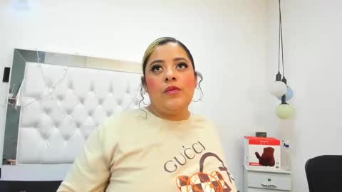 Brenda  online show from November 2025 12:05:02 PM