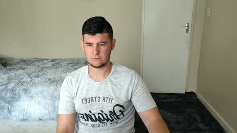 Snapshot of brendansexyboy098754 chatting on January 2025 08:05:01 AM ask me lol online show from January 2025 08:05:01 AM