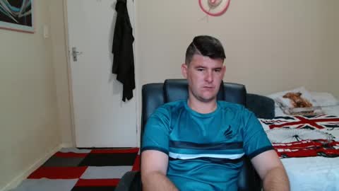 Snapshot of brendansexyboy098754 chatting on February 2026 04:18:02 AM ask me lol online show from February 2026 04:18:02 AM