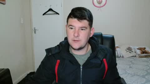 Snapshot of brendansexyboy098754 chatting on June 2026 04:19:02 AM ask me lol online show from June 2026 04:19:02 AM