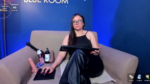      online show from January 2025 12:06:02 PM