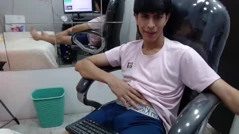 Esteban online show from February 2025 02:07:01 AM