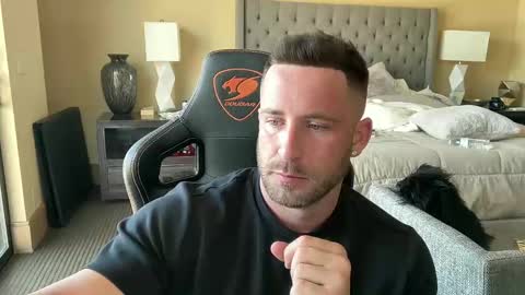 Brett Mycles online show from February 2025 08:10:01 PM