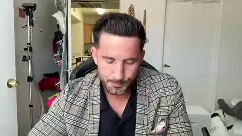 Snapshot of brettmycles chatting on July 2026 06:39:01 PM Brett Mycles online show from July 2026 06:39:01 PM