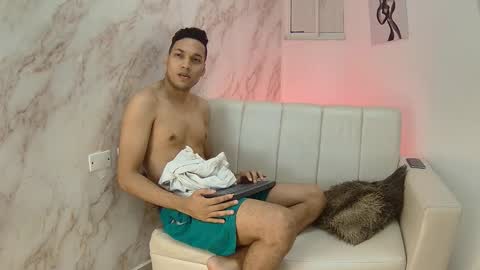 briam_dunkan online show from April 2026 01:22:02 PM