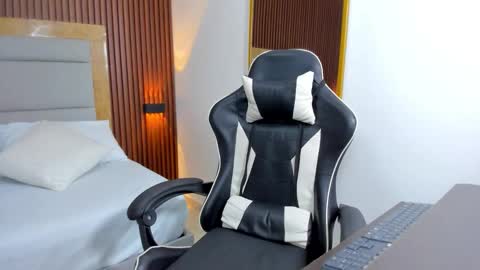 Snapshot of briana_titsworth chatting on November 2025 02:45:02 AM B R I A N A online show from November 2025 02:45:02 AM