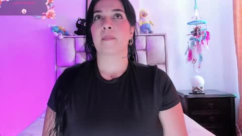     online show from October 2025 06:42:02 PM