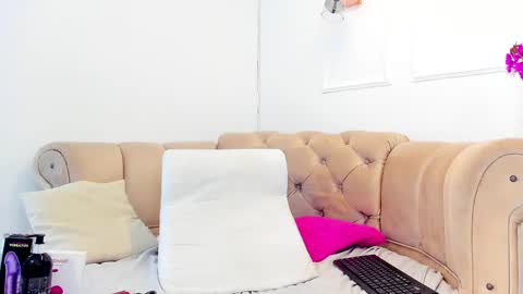 Brianna  online show from February 2025 03:38:01 PM