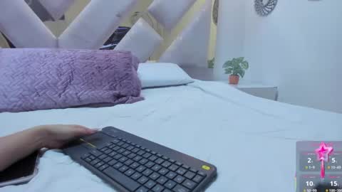 Snapshot of briannahill_ chatting on September 2025 12:29:01 PM Brianna online show from September 2025 12:29:01 PM