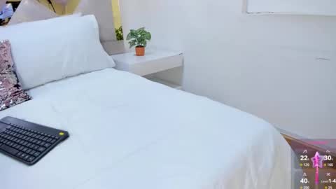 Snapshot of briannahill_ chatting on September 2025 12:10:01 PM Brianna online show from September 2025 12:10:01 PM