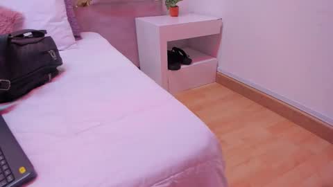 Snapshot of briannahill_ chatting on November 2025 12:14:02 PM Brianna online show from November 2025 12:14:02 PM