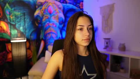 Snapshot of briar_rose18 chatting on December 2024 02:35:02 PM Briar Rose online show from December 2024 02:35:02 PM