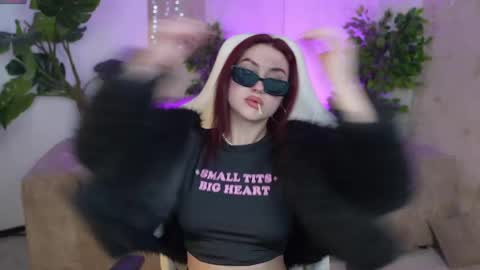 Snapshot of bright_diamonds_054 chatting on March 2025 09:13:02 AM Diamonds Girls online show from March 2025 09:13:02 AM