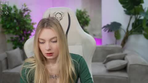 Snapshot of bright_diamonds_054 chatting on March 2025 07:37:02 AM Diamonds Girls online show from March 2025 07:37:02 AM