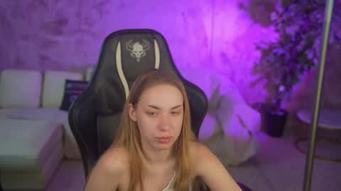 Snapshot of bright_diamonds_054 chatting on November 2025 11:43:02 PM Diamonds Girls online show from November 2025 11:43:02 PM