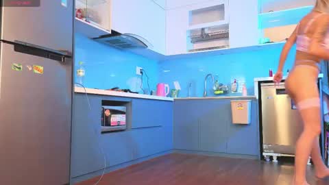 brilliant_barbe online show from April 2026 07:04:01 AM