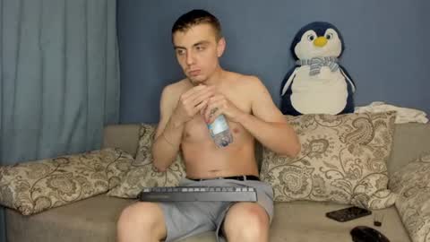 Snapshot of bristlebback chatting on June 2026 04:27:02 PM bristlebback online show from June 2026 04:27:02 PM