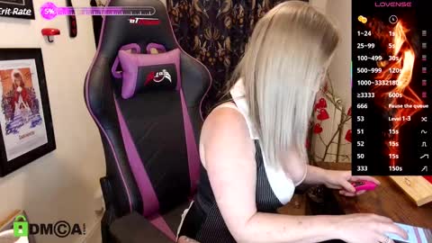 Snapshot of britishladya chatting on February 2025 08:45:02 PM Lady Annabelle Montgomery online show from February 2025 08:45:02 PM