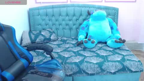 Britney  online show from January 2025 09:51:02 AM