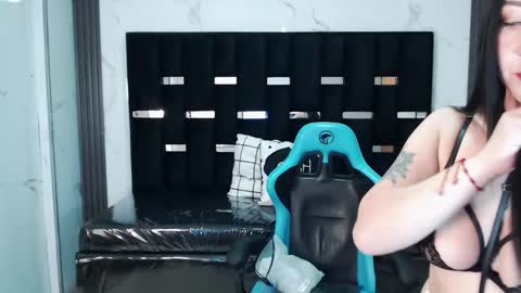 Snapshot of britney_sub chatting on February 2026 02:49:01 AM Britney online show from February 2026 02:49:01 AM