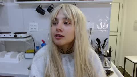 maru miaw   Please help me to reach 100 thumbs up online show from October 2025 10:33:02 PM