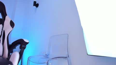   online show from February 2025 02:06:02 PM