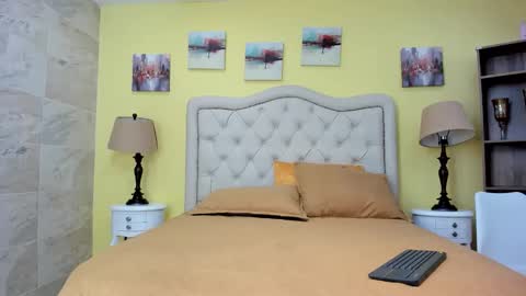 Birttany  online show from November 2025 09:06:01 PM